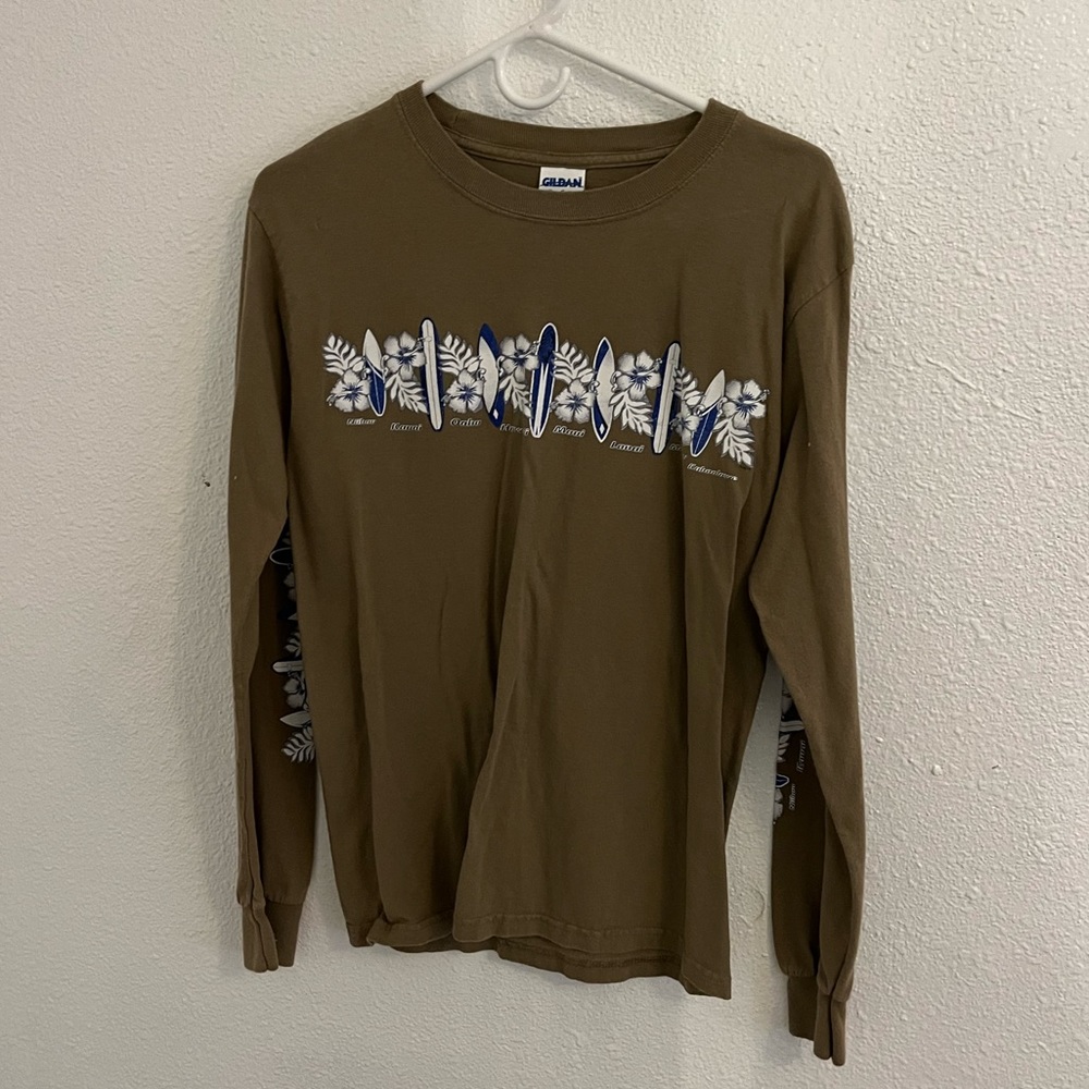 hawaii long sleeve with islands on it!